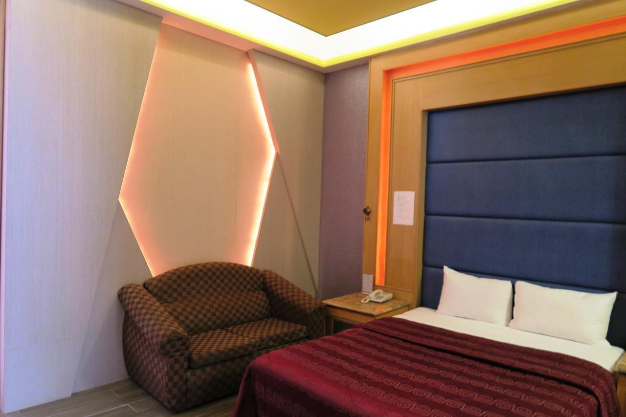 富晴汽車旅館fu Ching Motel Чжанхуа Сити Екстериор снимка